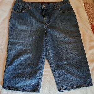 Gloria Vanderbilt Blue Cropped Jeans